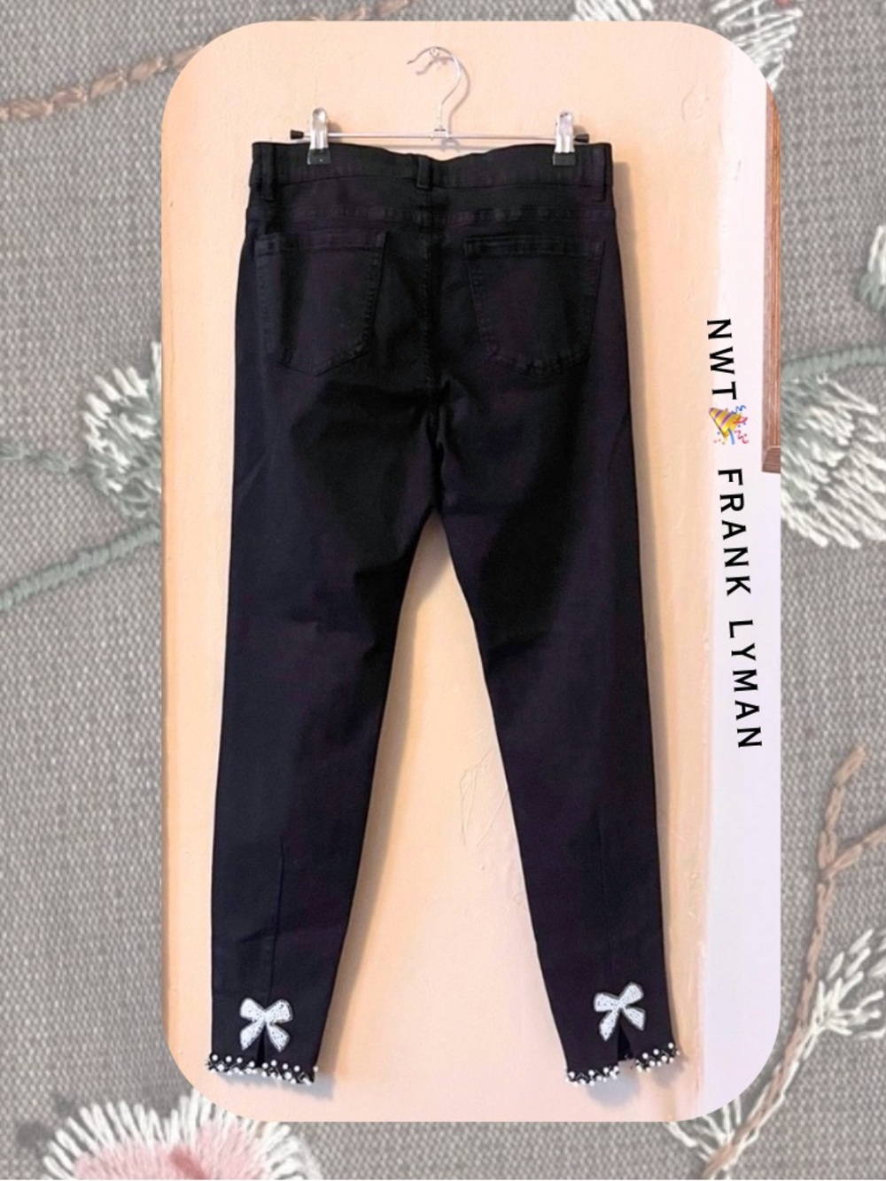 NWTπ Frank Lyman Black Slim Skinny Jeans with Black Pearl Rhinestone Bows at Hem